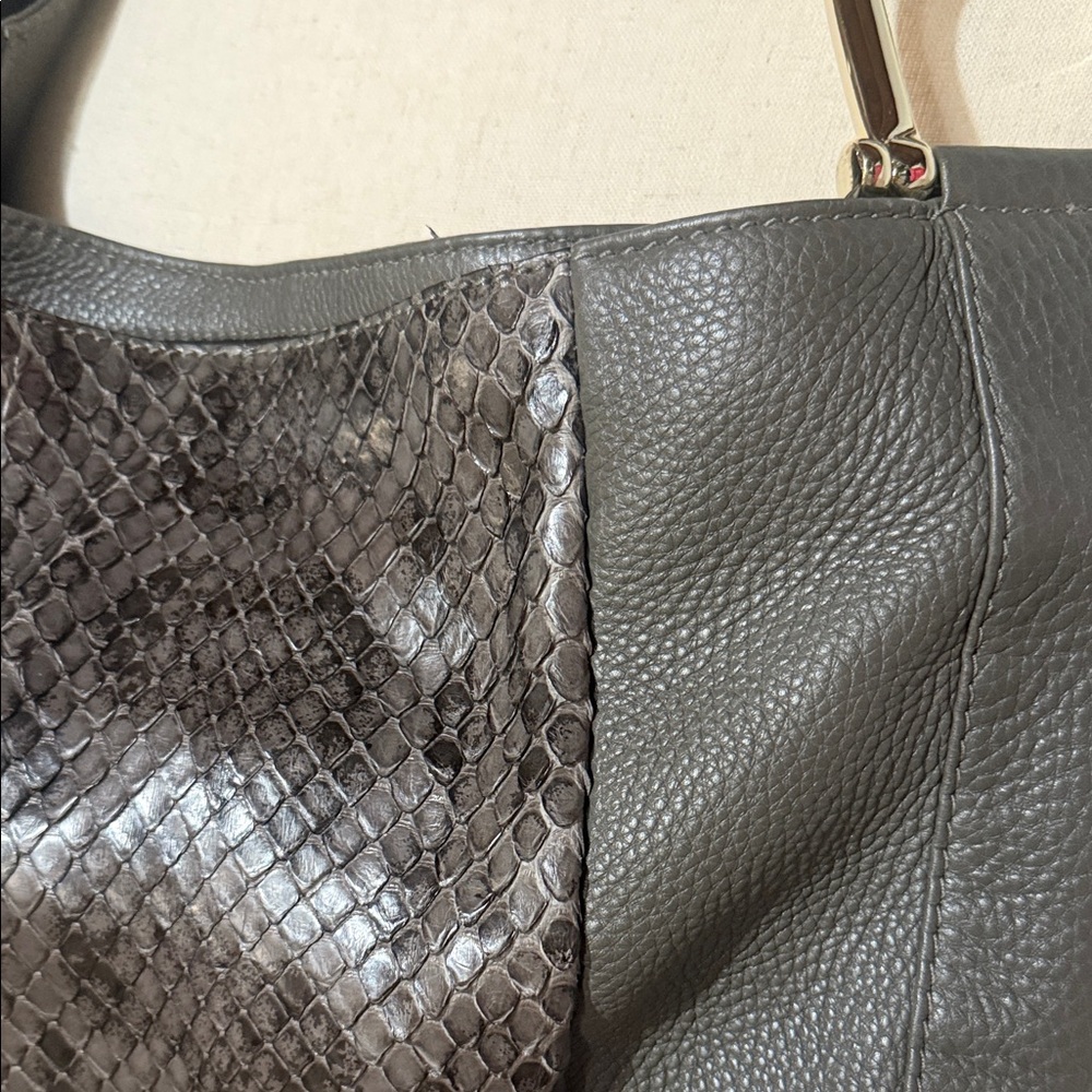 Gucci Python Hobo  Black and Gray Snakeskin Bag - Picture 3 of 10